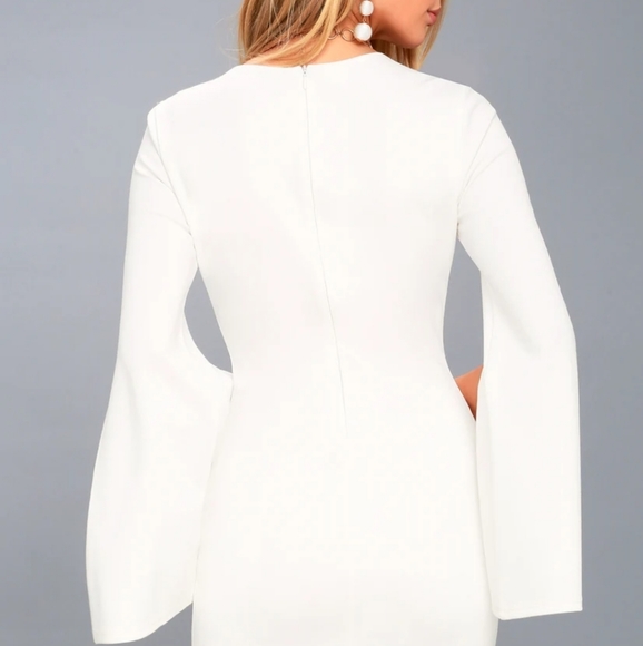 COPY - Lulus flared bell sleeve dress - Picture 2 of 10